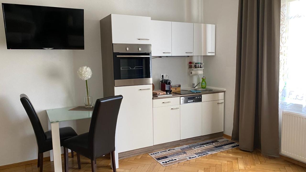 Apartment Im Grunen Λεόμπεν Εξωτερικό φωτογραφία